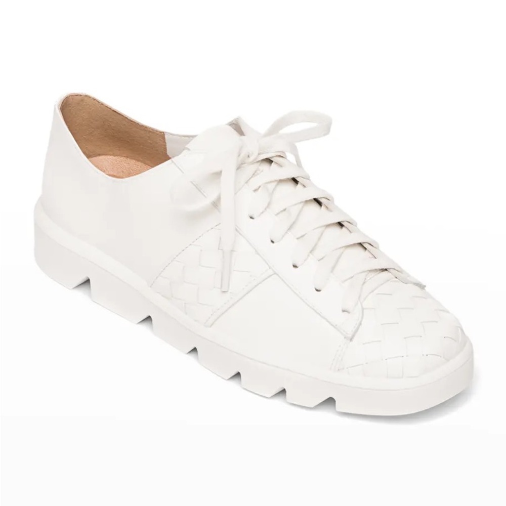 Bernardo Dakota Sneakers NWOT